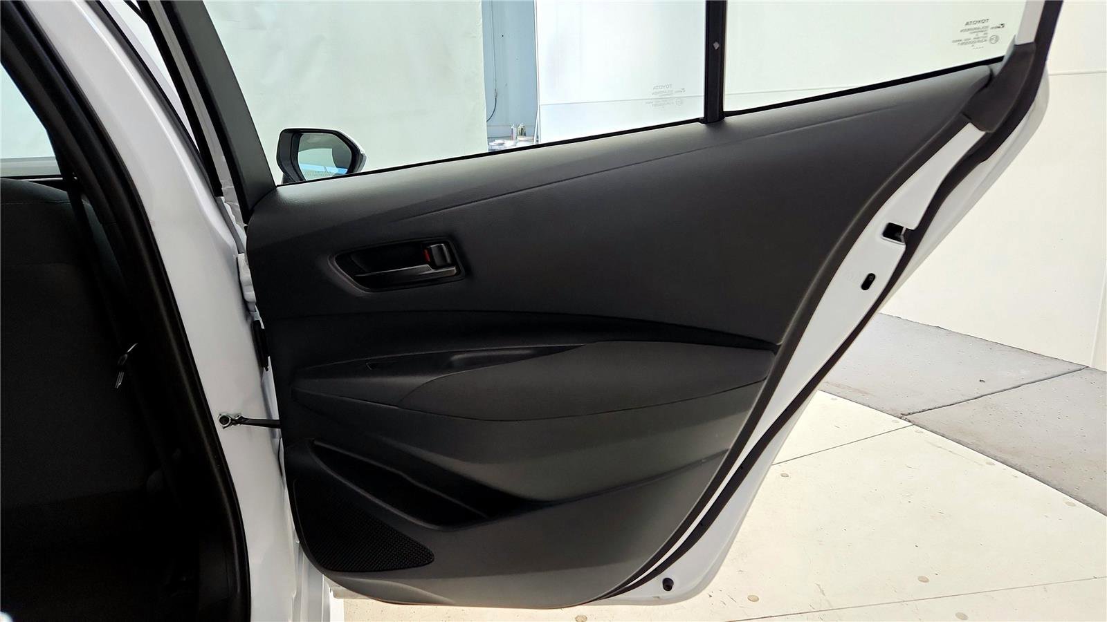 Certified 2023 Toyota Corolla LE image 29