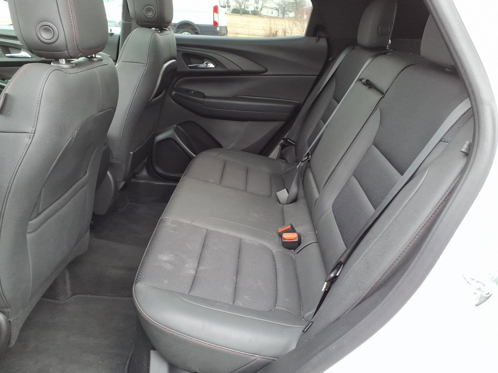 Used 2021 Chevrolet TrailBlazer RS w/ Sun and Liftgate Package image 10