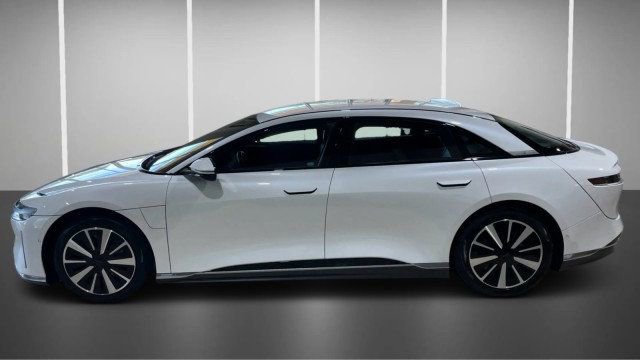 Used 2023 Lucid Air Pure image 5