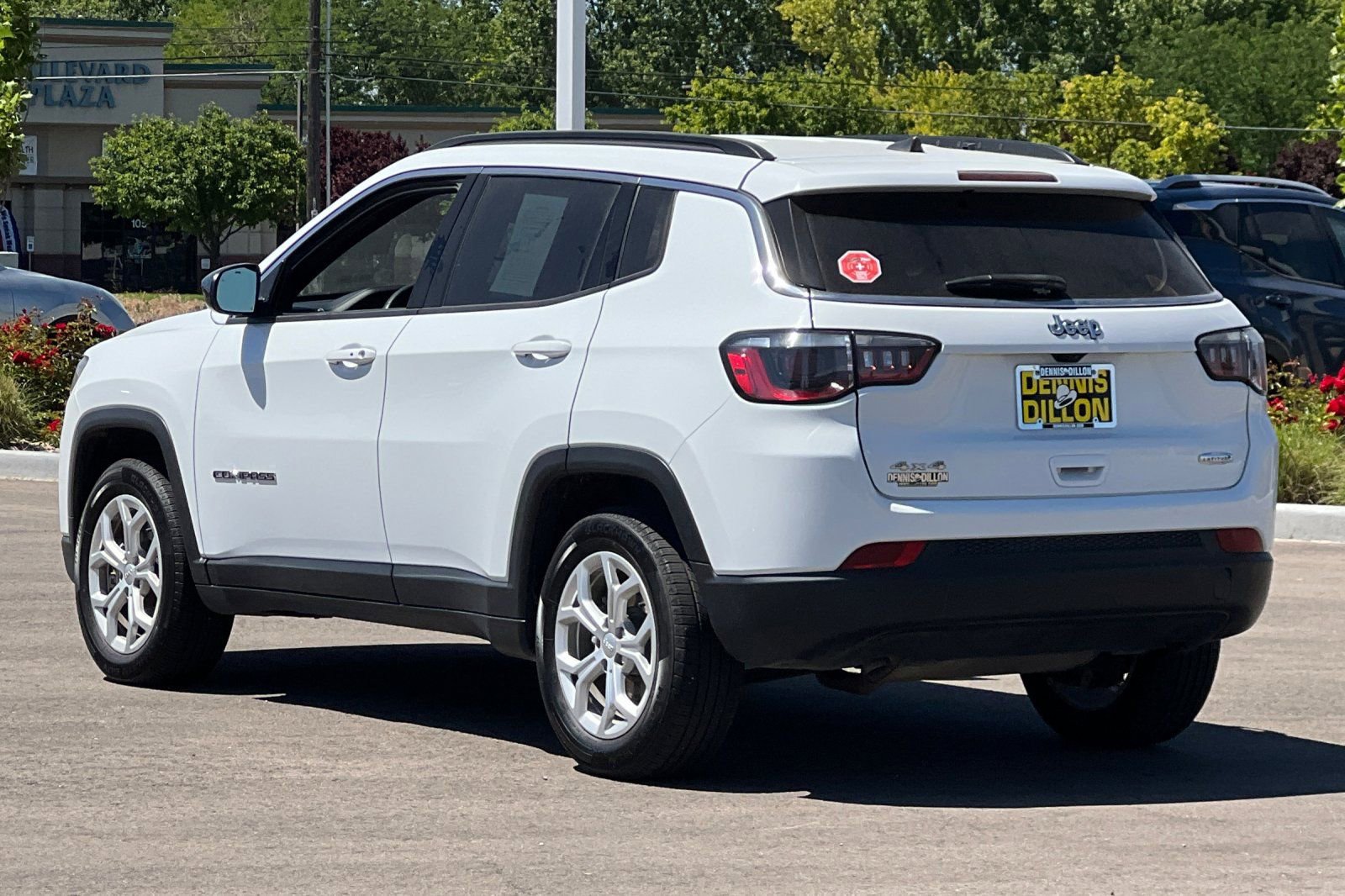 Used 2024 Jeep Compass Latitude AWD/4WD image 6