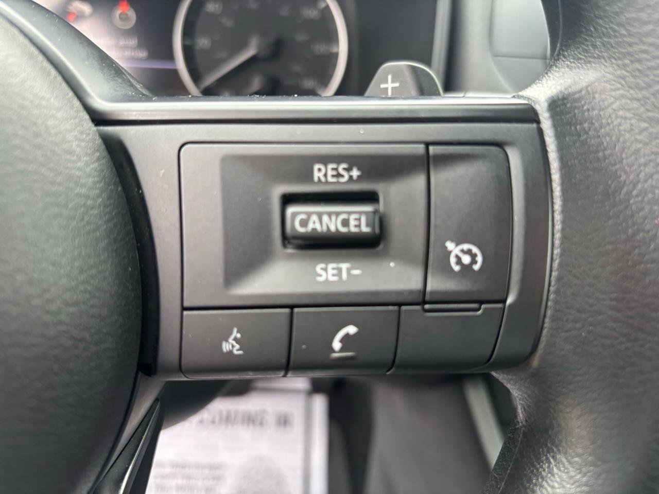 Used 2023 Nissan Rogue S AWD/4WD image 17