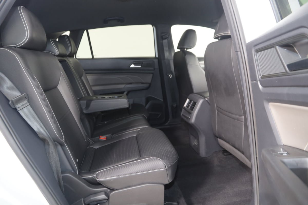 Used 2023 Volkswagen Atlas Cross Sport SE w/ Black Wheel Package AWD/4WD image 13