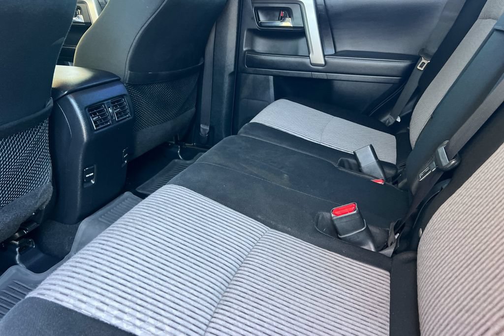 Certified 2018 Toyota 4Runner SR5 AWD/4WD image 14