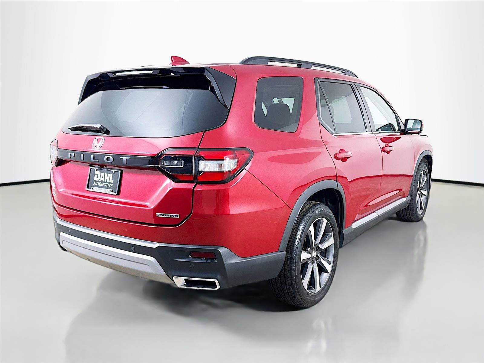 Used 2023 Honda Pilot Touring image 7