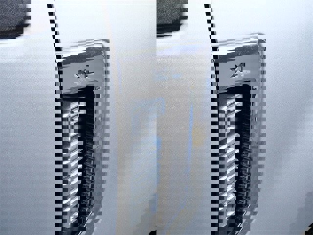 Certified 2017 Ford F250 XL w/ XL Value Package image 9