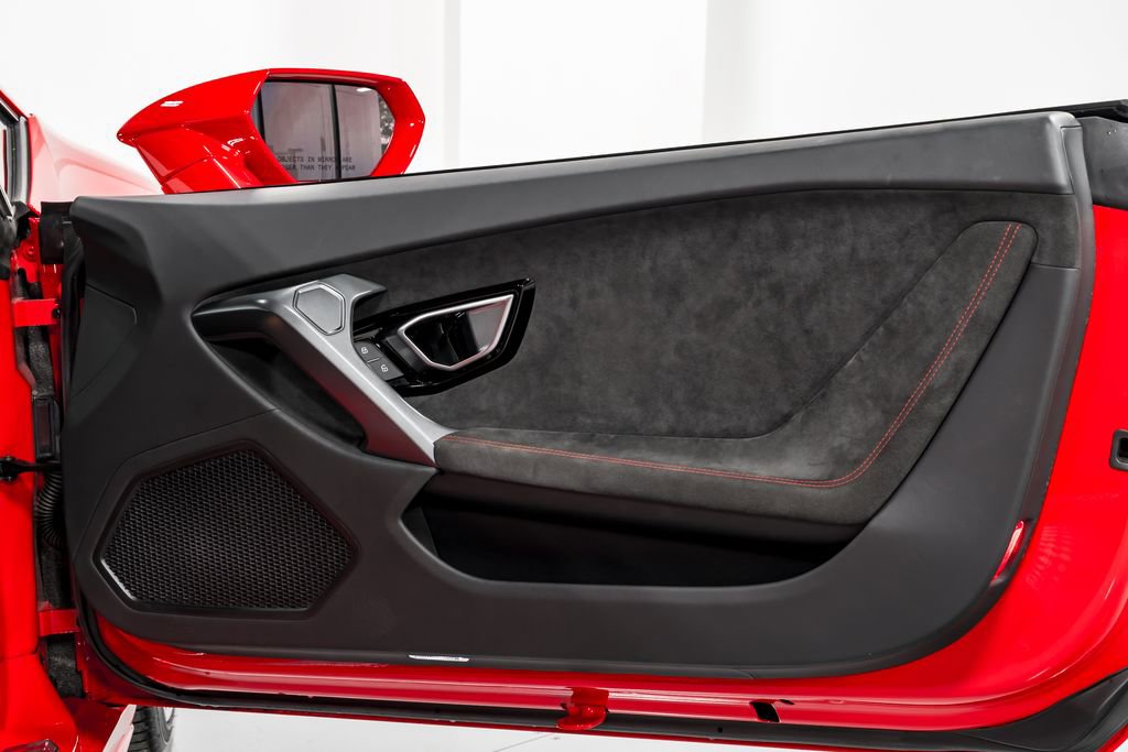 Used 2015 Lamborghini Huracan LP 610-4 image 37