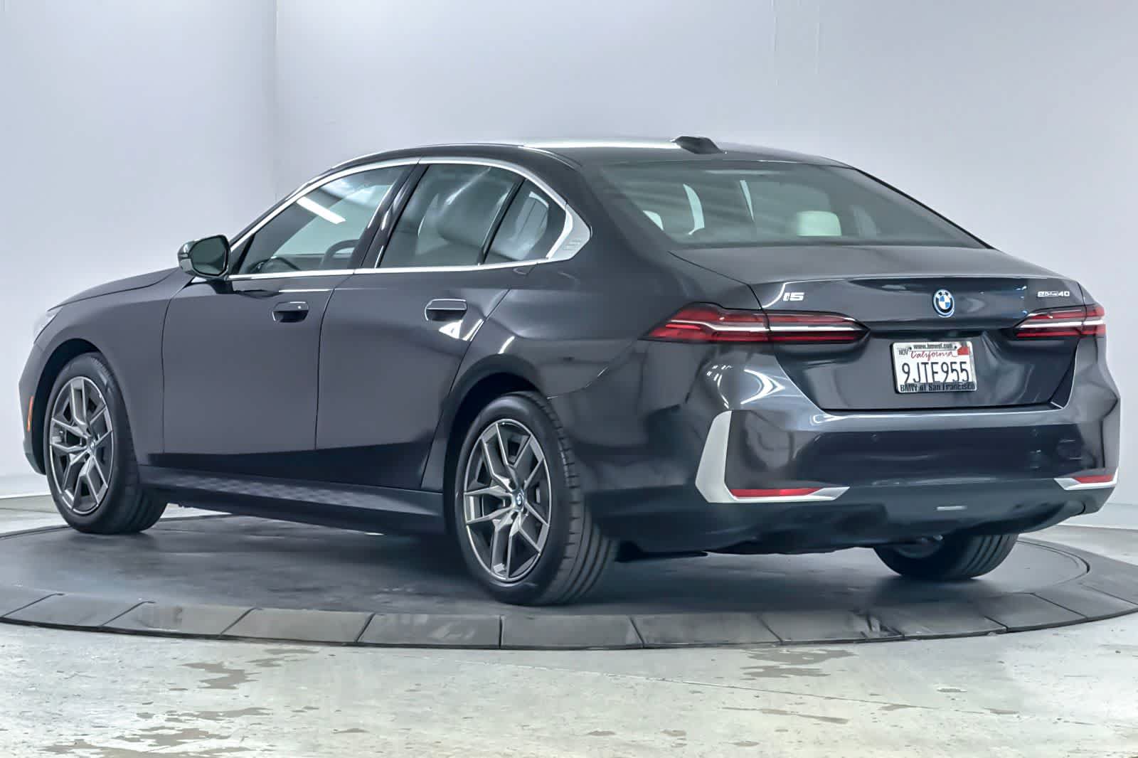 Used 2024 BMW i5 eDrive40i w/ M Sport Package RWD image 6