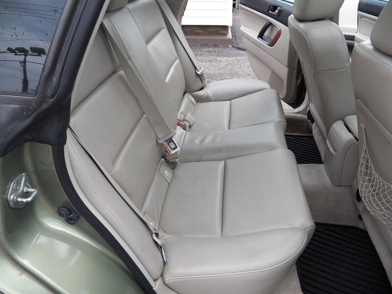 Used 2006 Subaru Outback 2.5i Limited image 12