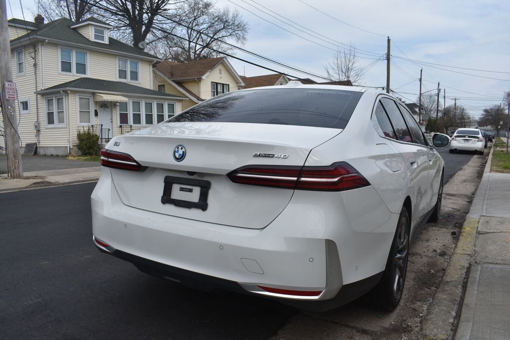 Used 2024 BMW i5 eDrive40i image 6