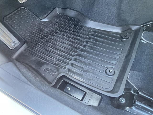 Used 2023 Subaru Crosstrek 2.0i Premium image 18