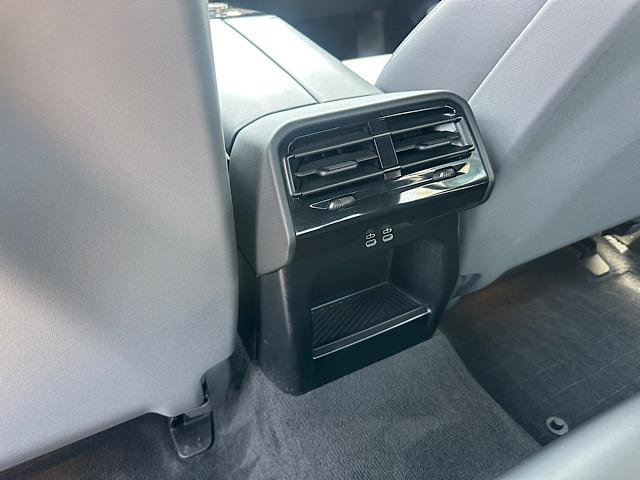 Used 2024 BMW 530i xDrive w/ Premium Package AWD/4WD image 21