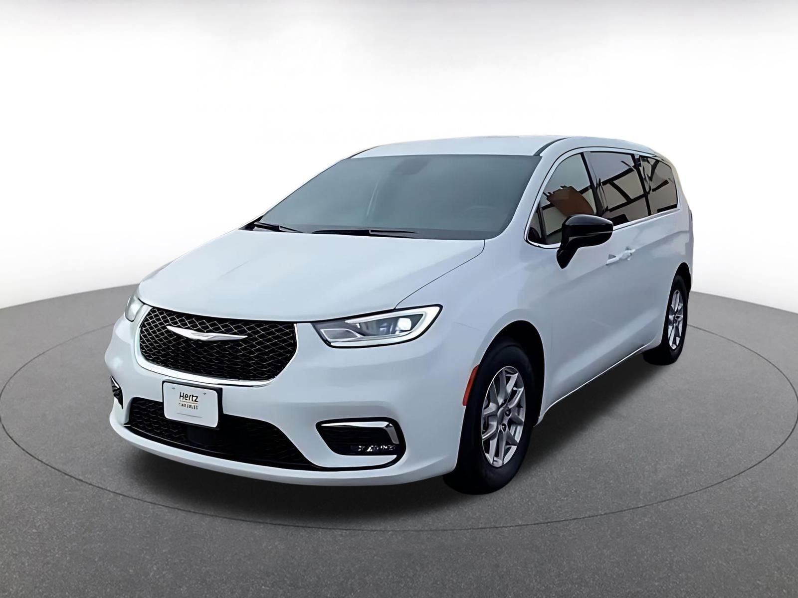 Used 2025 Chrysler Pacifica Select image 7