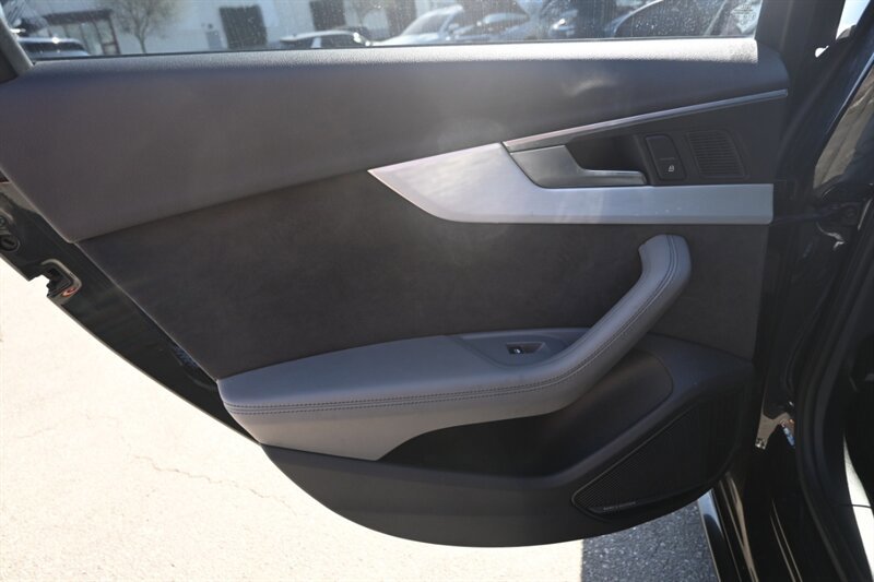 Used 2019 Audi S4 Premium Plus w/ Premium Plus Package image 44