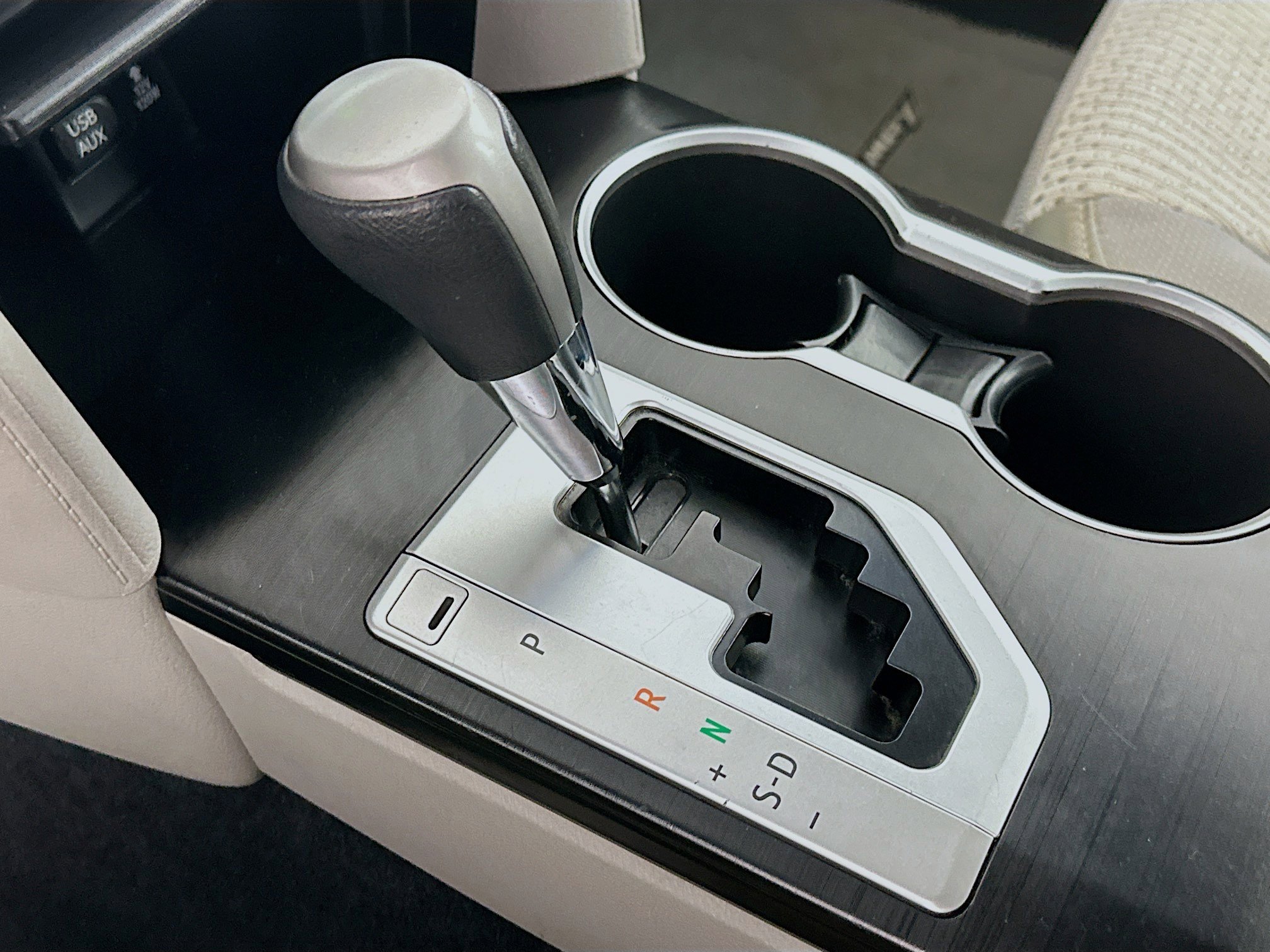 Used 2012 Toyota Camry LE image 22