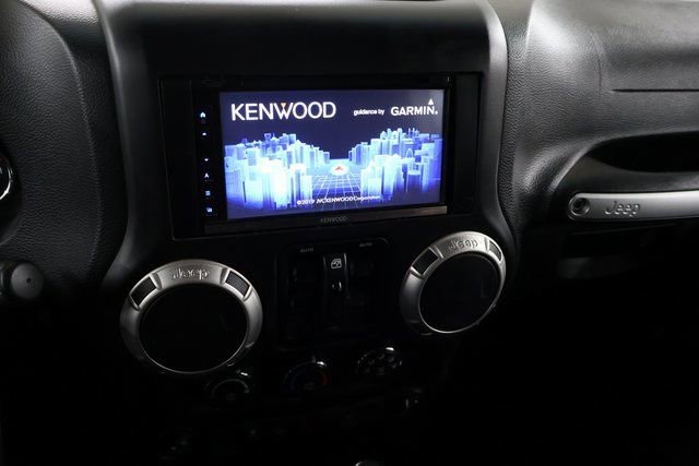 Used 2018 Jeep Wrangler Unlimited Sahara image 19