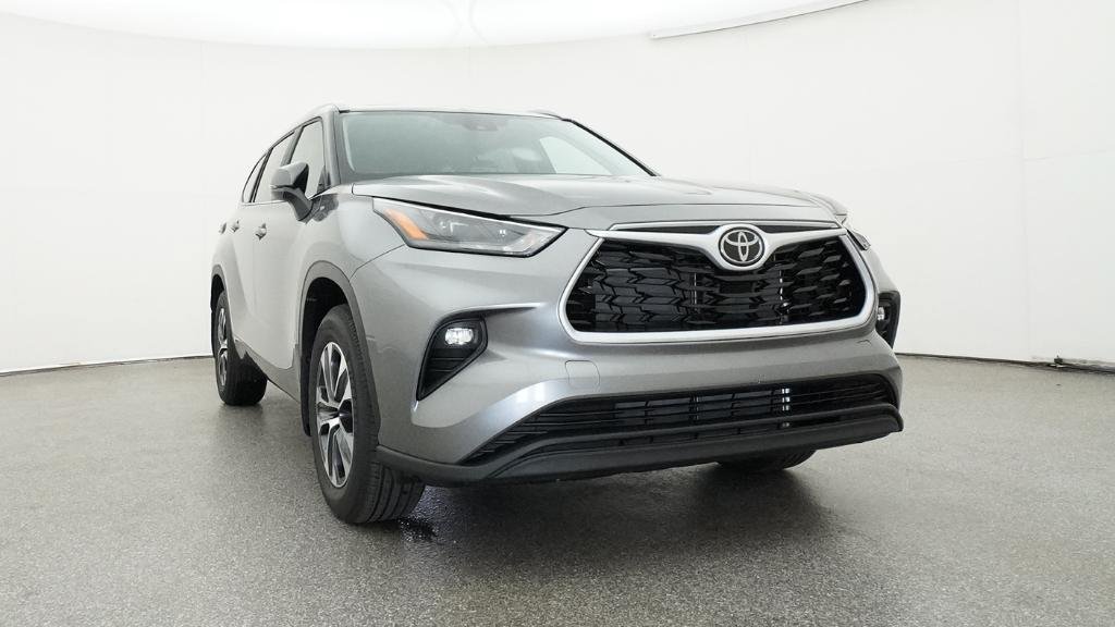 New 2026 Toyota Highlander XLE AWD/4WD image 2