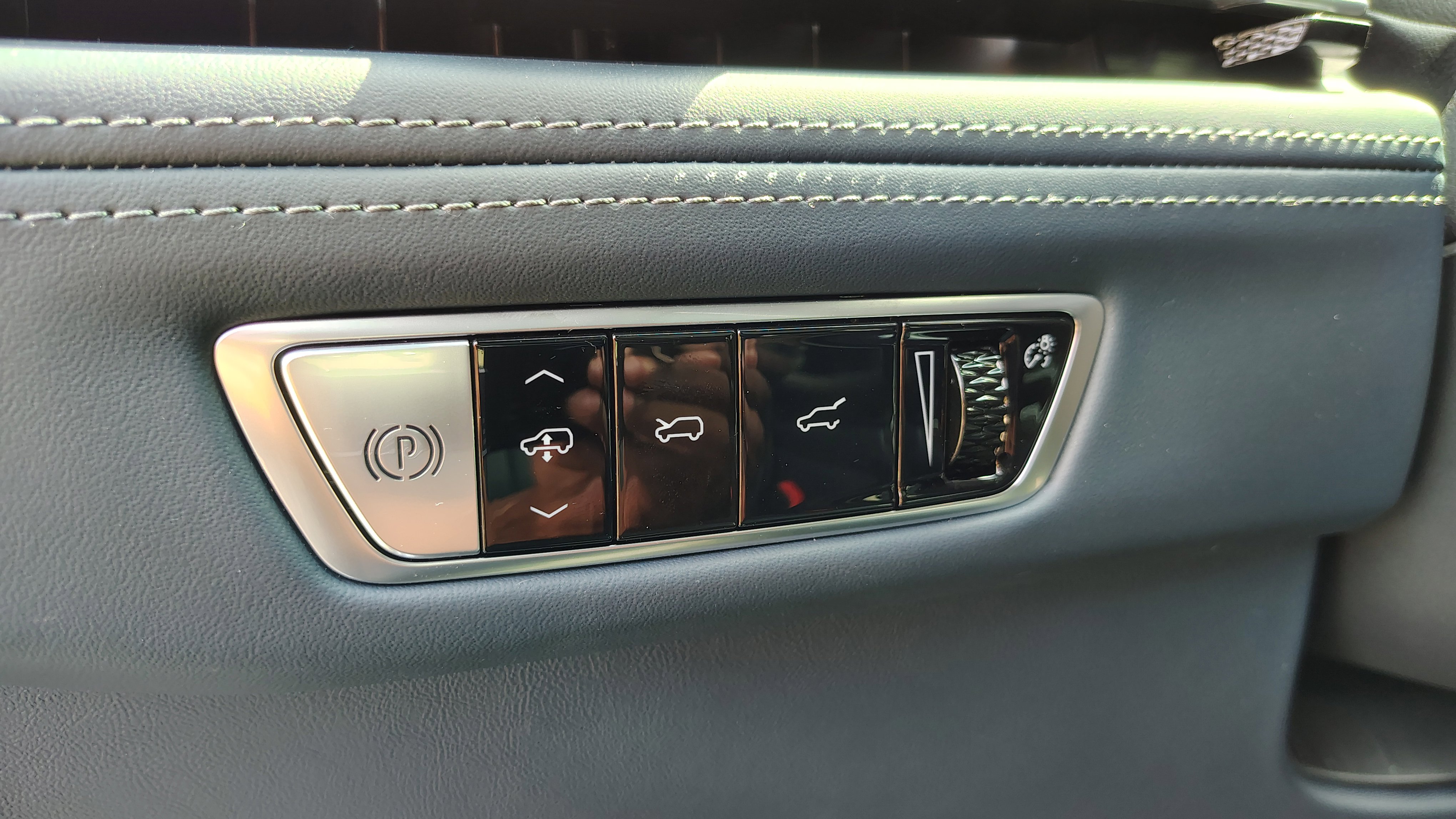 New 2025 Cadillac Escalade IQ Luxury 2 image 13