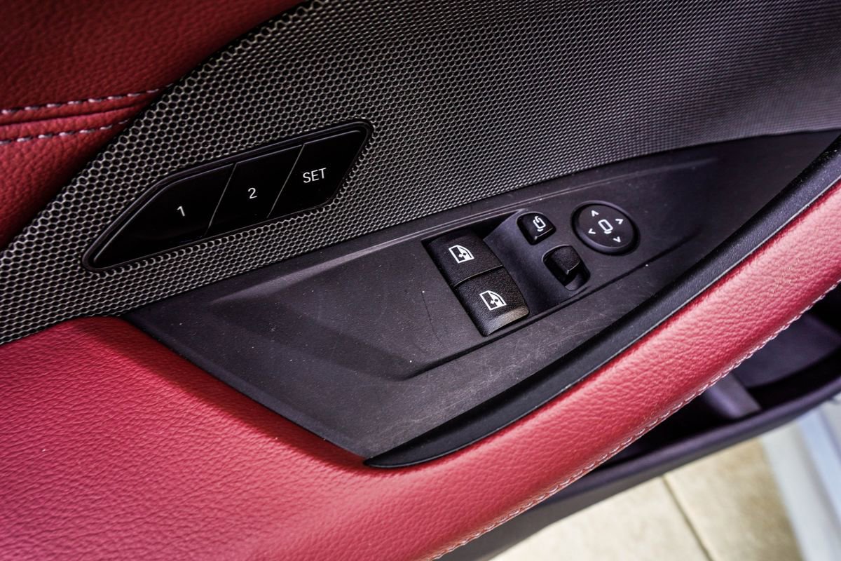 Used 2025 BMW M440i Coupe w/ Premium Package image 32