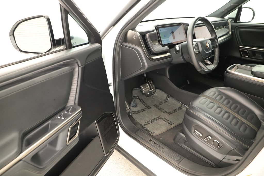 Used 2024 Rivian R1S Adventure AWD/4WD image 14