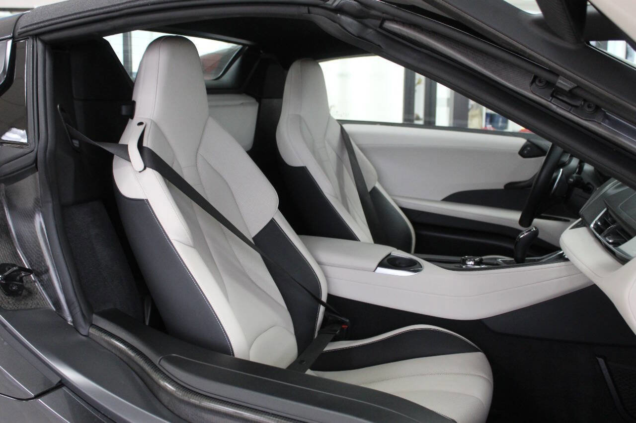 Used 2019 BMW i8 Roadster image 14