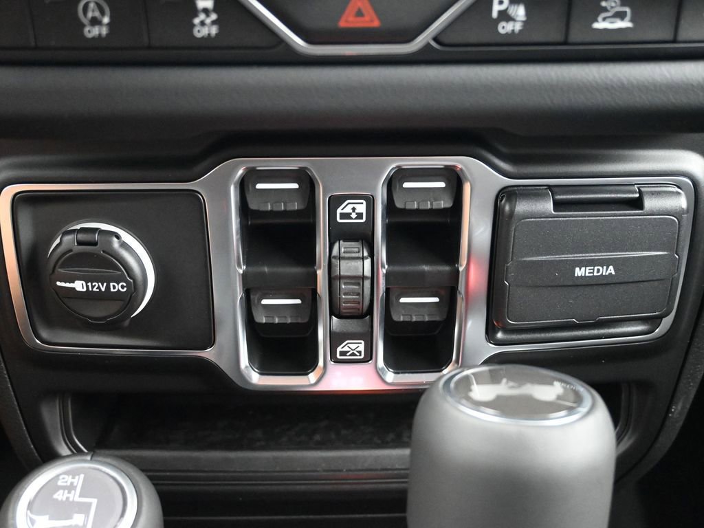 New 2025 Jeep Wrangler Sahara image 27