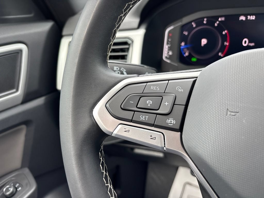 Certified 2023 Volkswagen Atlas Cross Sport SE FWD image 19