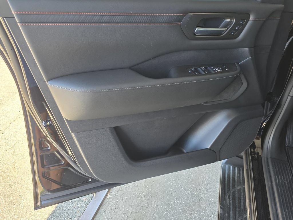 New 2026 Nissan Armada PRO-4X AWD/4WD image 51