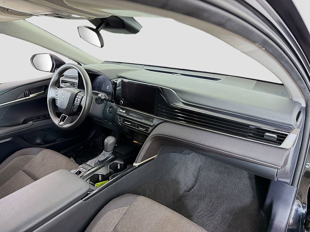 Used 2025 Toyota Camry LE image 17
