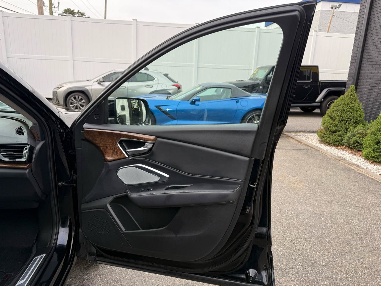Used 2019 Acura RDX w/ Advance Package AWD/4WD image 28