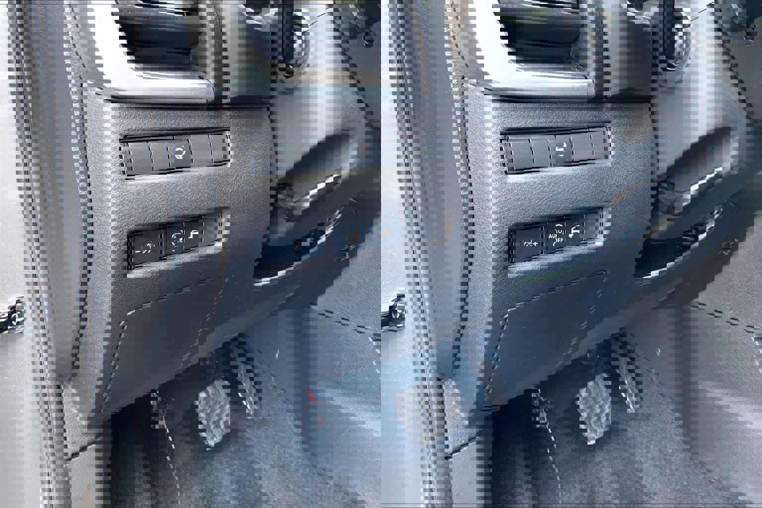 Used 2025 Nissan Rogue SV image 34