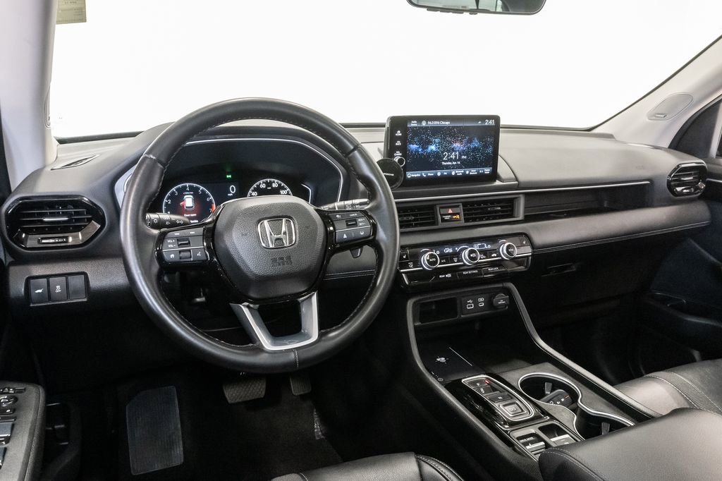 Used 2024 Honda Pilot Touring image 5
