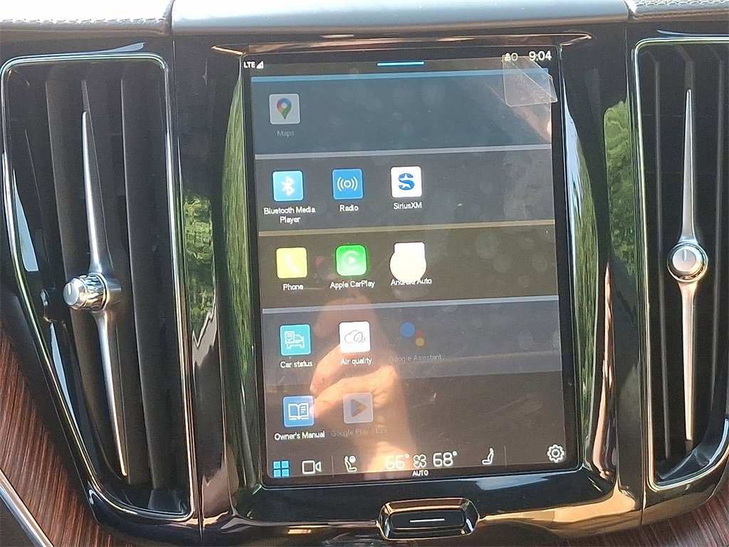 Used 2024 Volvo XC60 B5 Ultimate w/ Protection Package Premier image 17