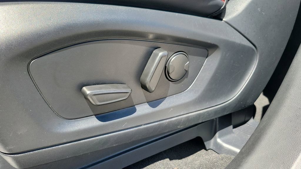 Used 2025 Ford Explorer ST-Line AWD/4WD image 19