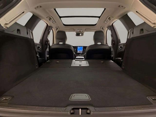 Used 2025 Volvo XC60 B5 Core AWD/4WD image 90