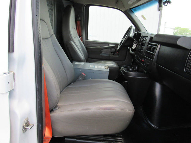 Used 2015 Chevrolet Express 2500 RWD image 14