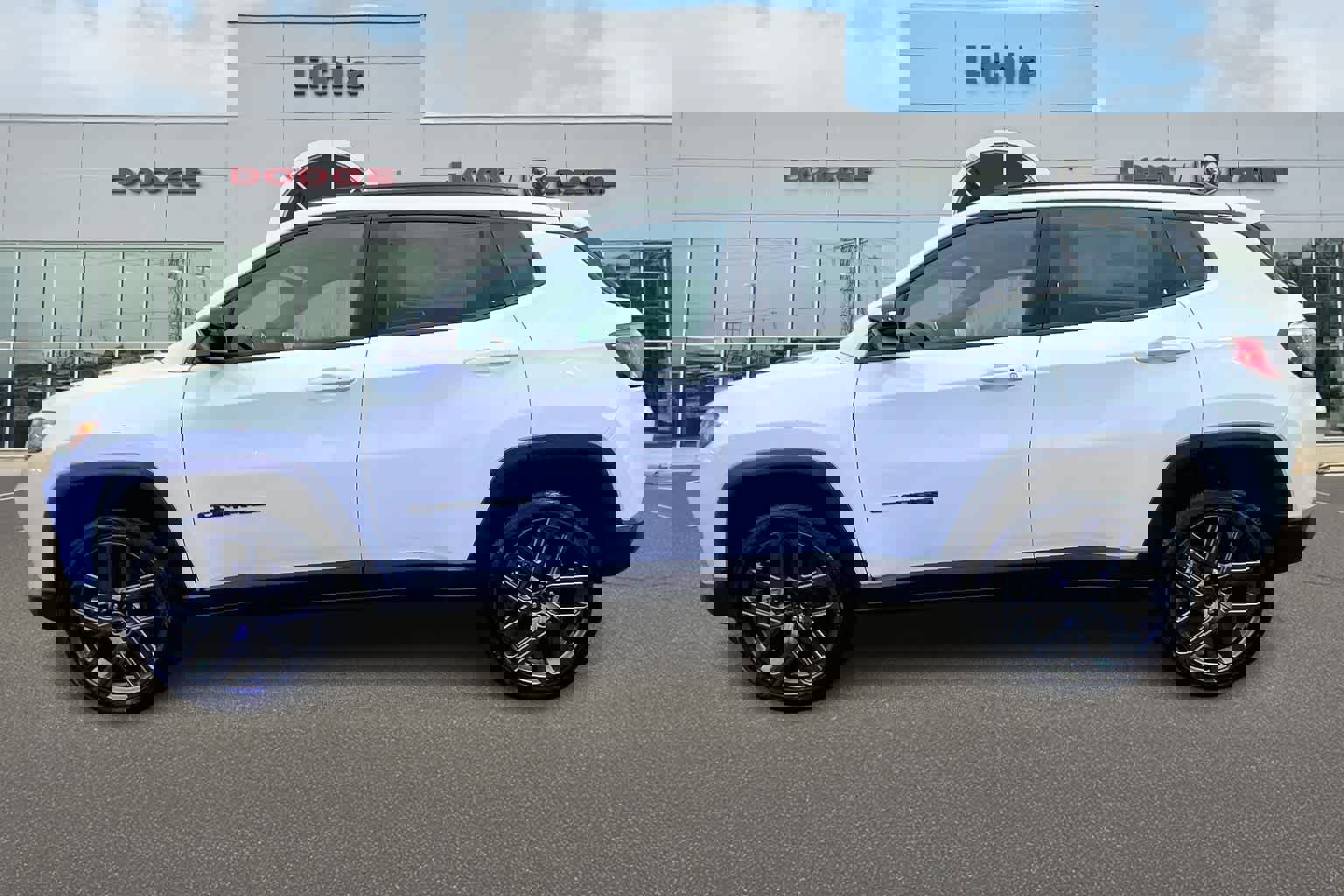 New 2026 Jeep Compass Latitude image 3