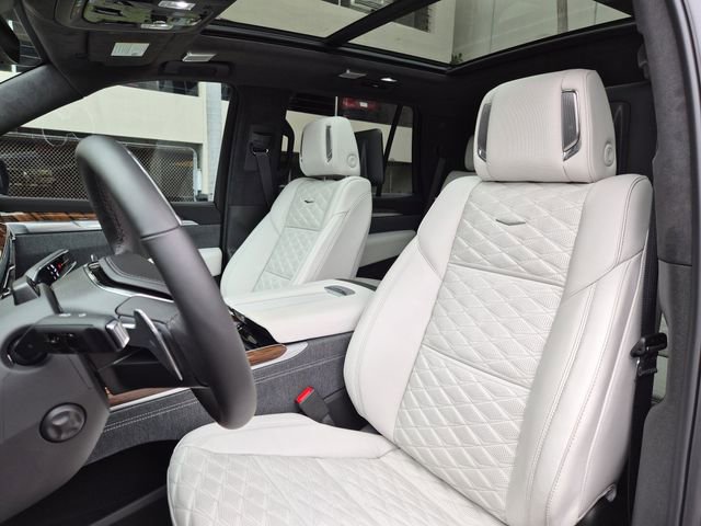 Certified 2026 Cadillac Escalade Platinum Luxury image 17