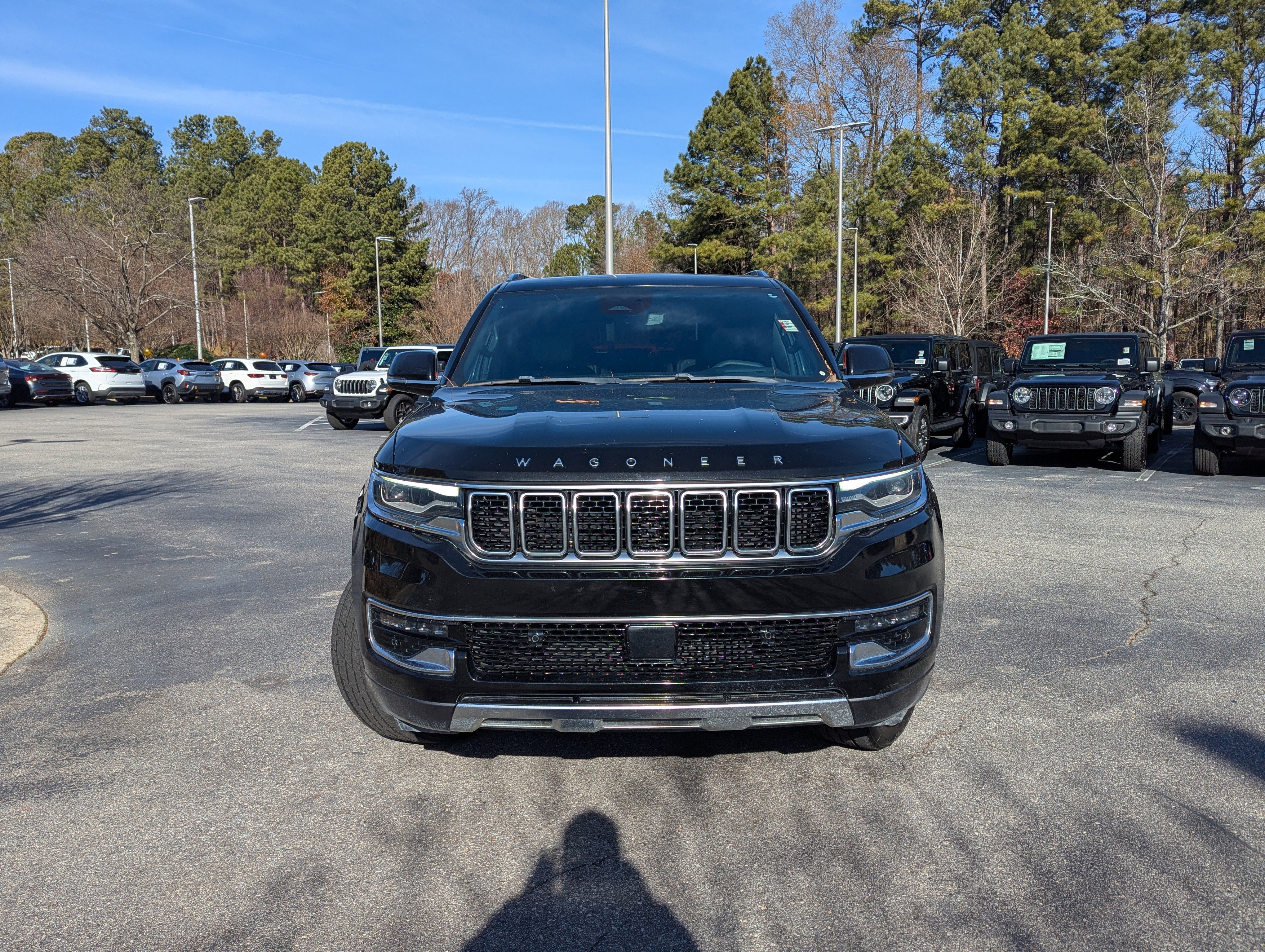 Used 2022 Jeep Wagoneer Series III w/ Premium Group I image 2