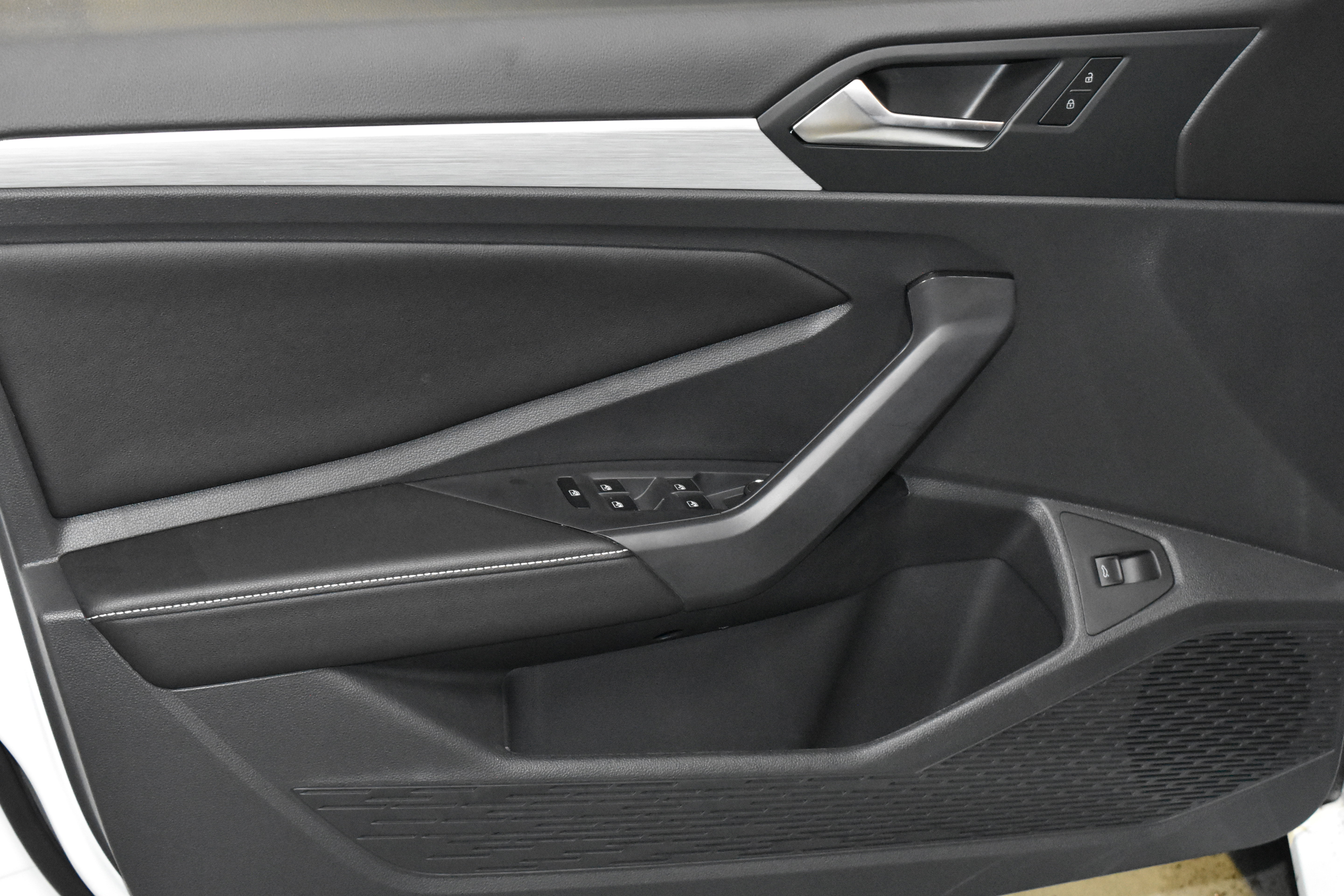 New 2026 Volkswagen Jetta Sport FWD image 3