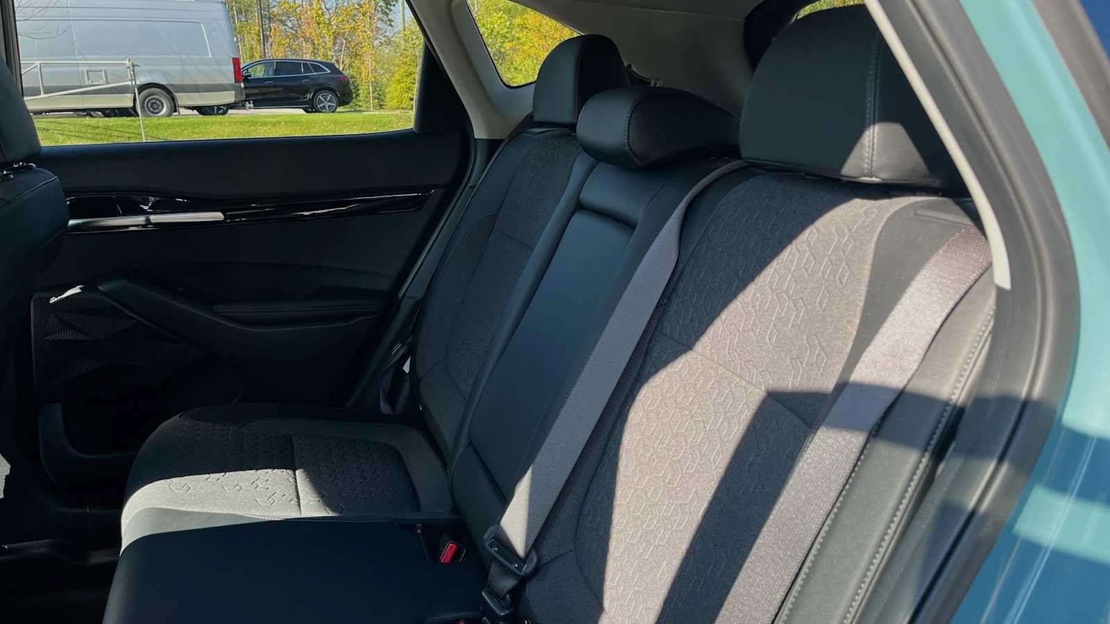 Used 2025 Kia Seltos S AWD/4WD image 33