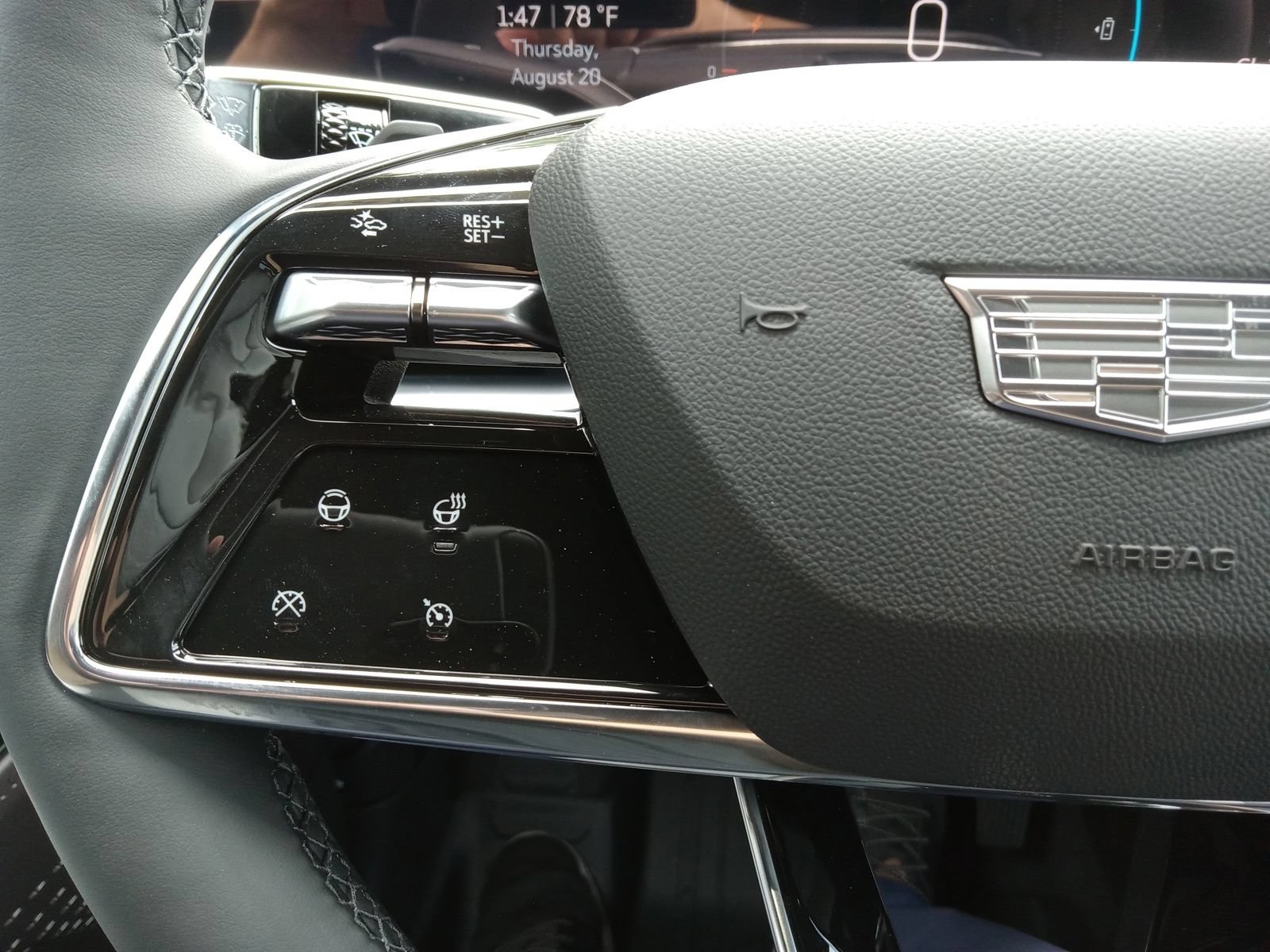 New 2026 Cadillac Lyriq Sport w/ LPO, ONYX Package AWD/4WD image 22