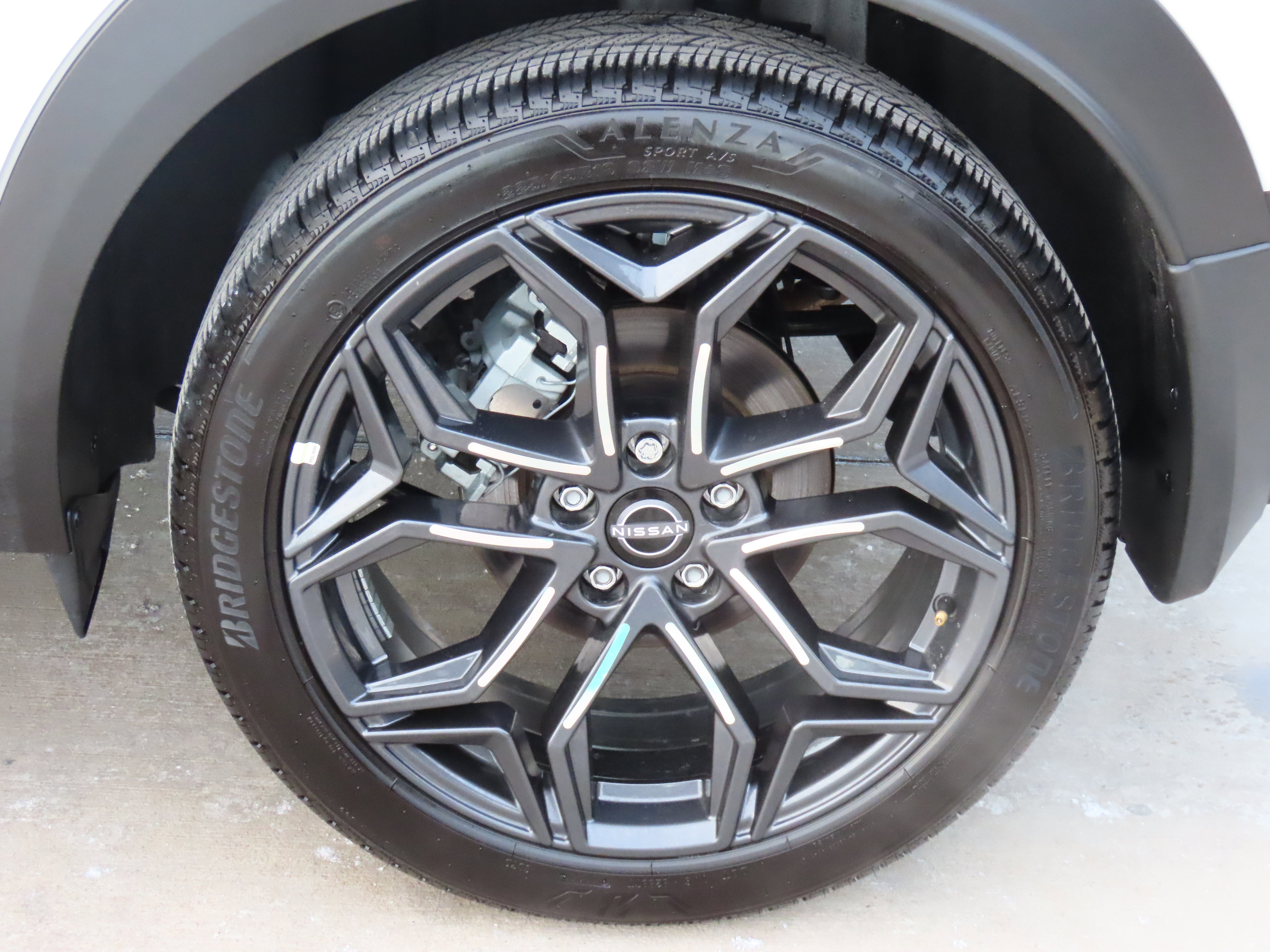 Used 2025 Nissan Kicks SR w/ SR Premium Package image 38