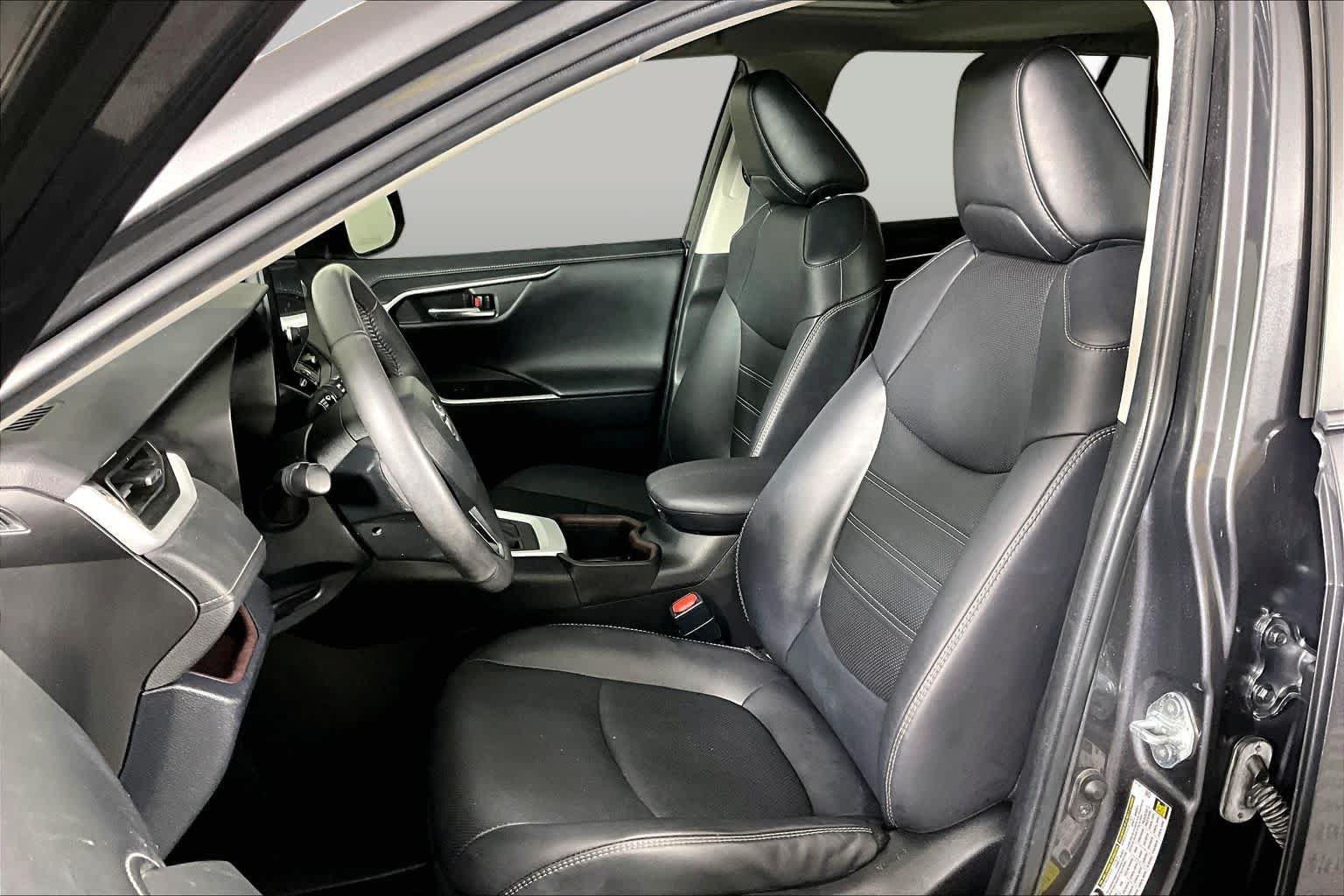 Used 2023 Toyota RAV4 Limited FWD image 8