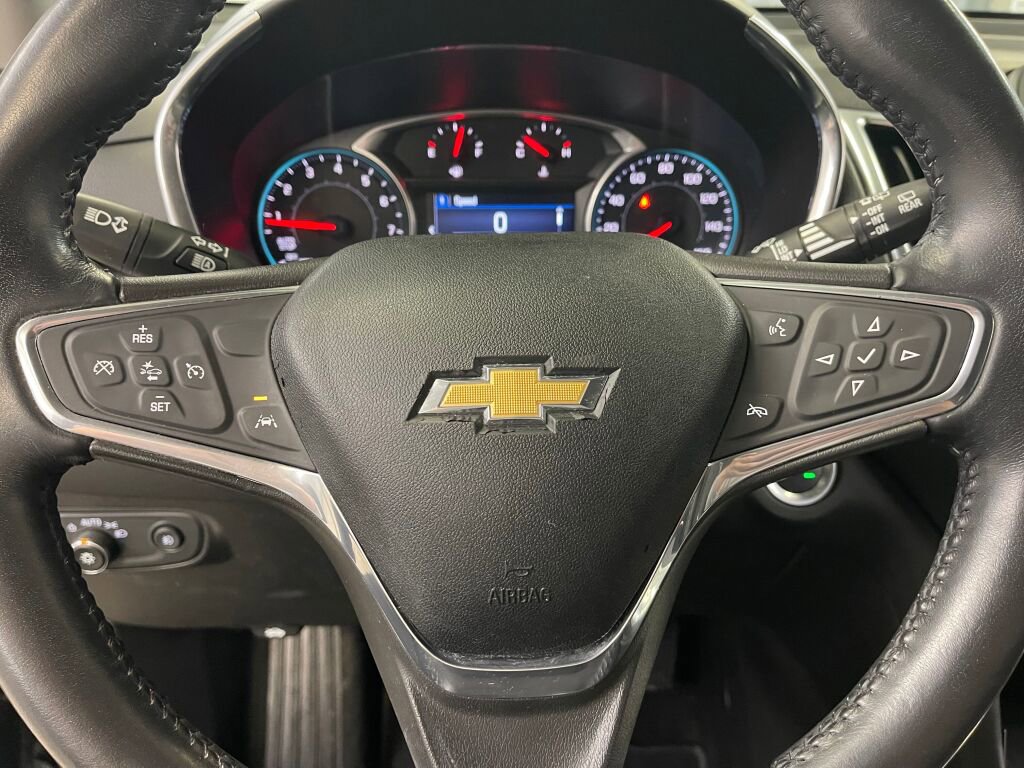 Used 2020 Chevrolet Equinox LT w/ Driver Convenience Package image 11