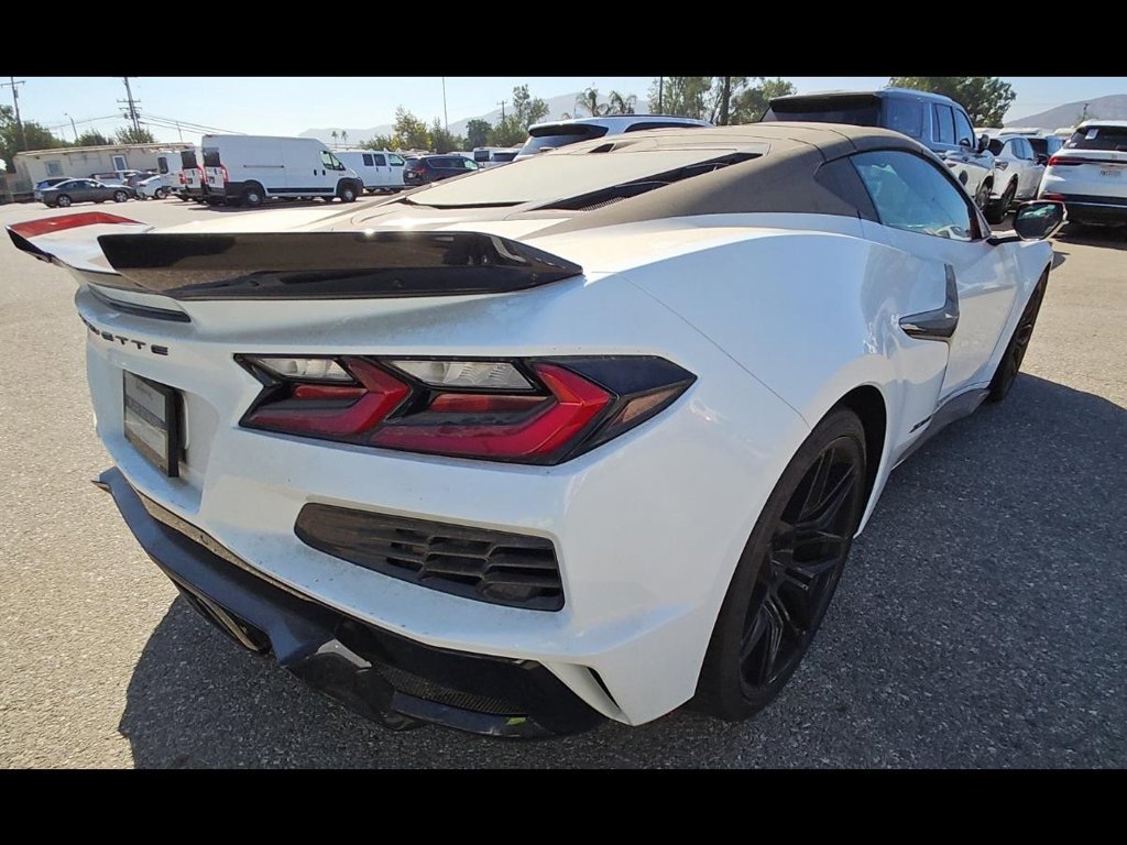 Used 2024 Chevrolet Corvette Z06 w/ Stealth Interior Trim Package RWD image 5