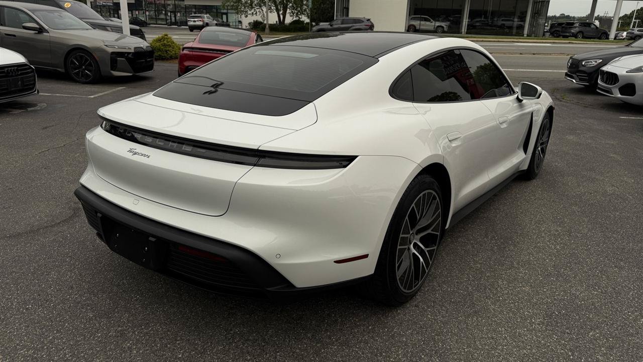Used 2021 Porsche Taycan RWD image 15