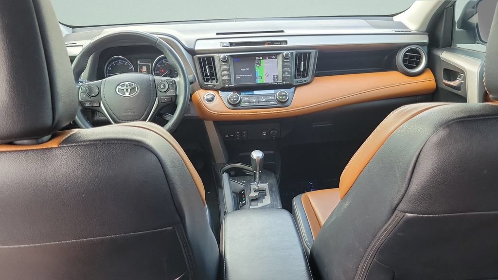 Used 2017 Toyota RAV4 Platinum FWD image 10
