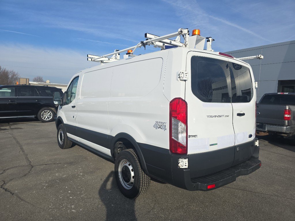 Used 2017 Ford Transit 250 130 Low Roof image 9