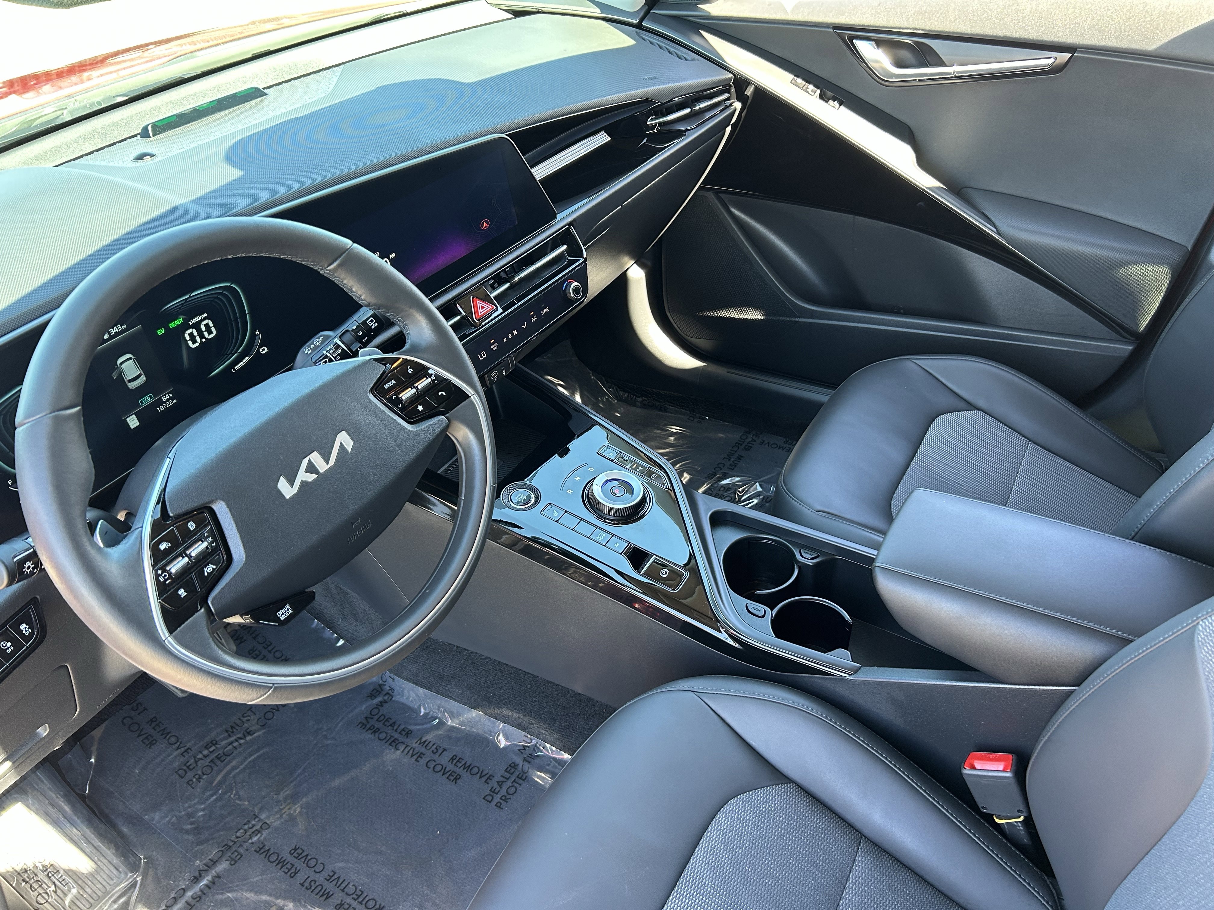 Used 2025 Kia Niro EX image 17