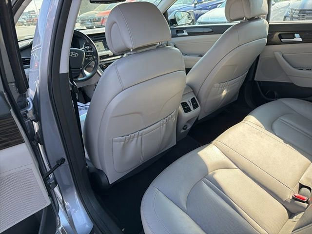 Used 2016 Hyundai Sonata Limited w/ Option Group 02 image 18